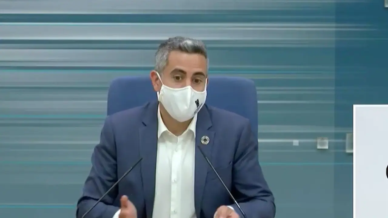 El vicepresidente, Pablo Zuloaga, en la rueda de prensa posterior al Consejo de Gobierno. / ALERTA