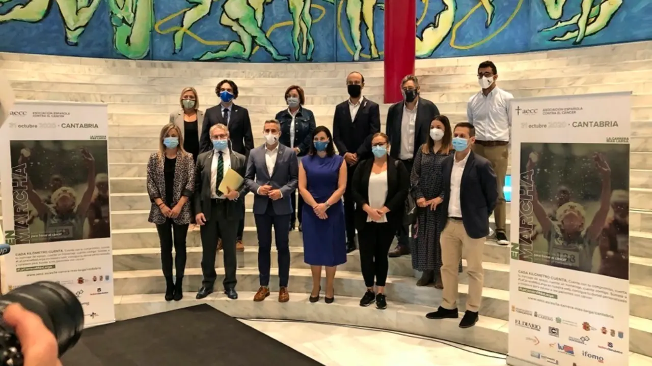 Asistentes a la presentaci&oacute;n de la carrera virtual contra el c&aacute;ncer. / ALERTA