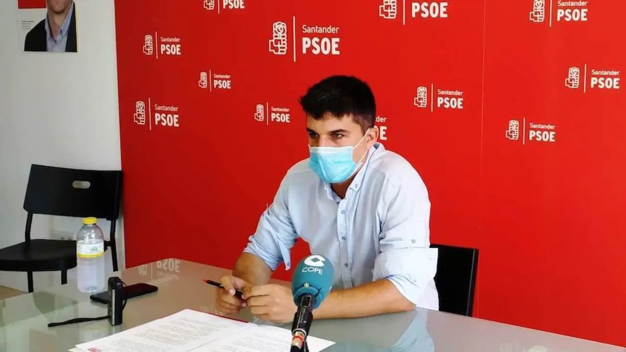 El portavoz municipal socialista, Daniel Fernandez. / ALERTA