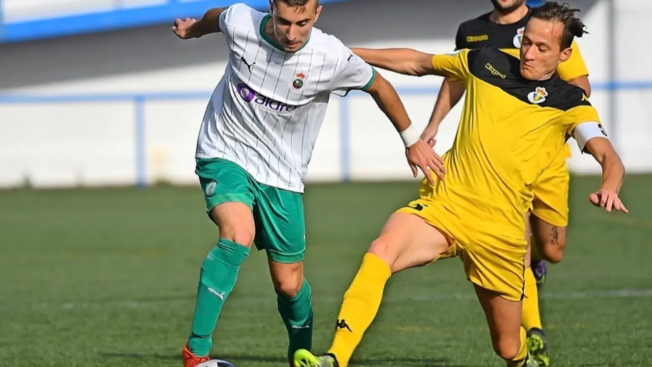Partido Rayo Cantabria-Bezana de la primera jornada de Tercera Divisi&oacute;n. / Hardy