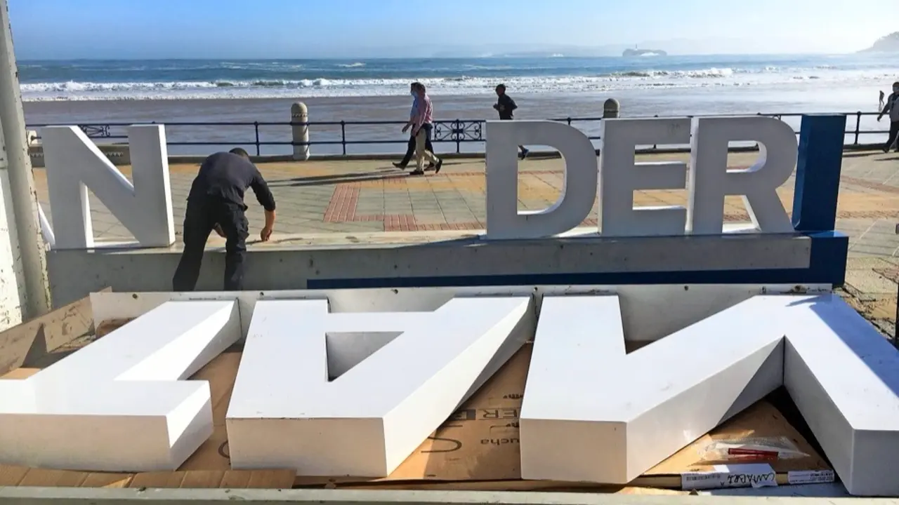 Destrozos en La Magdalena. / alerta