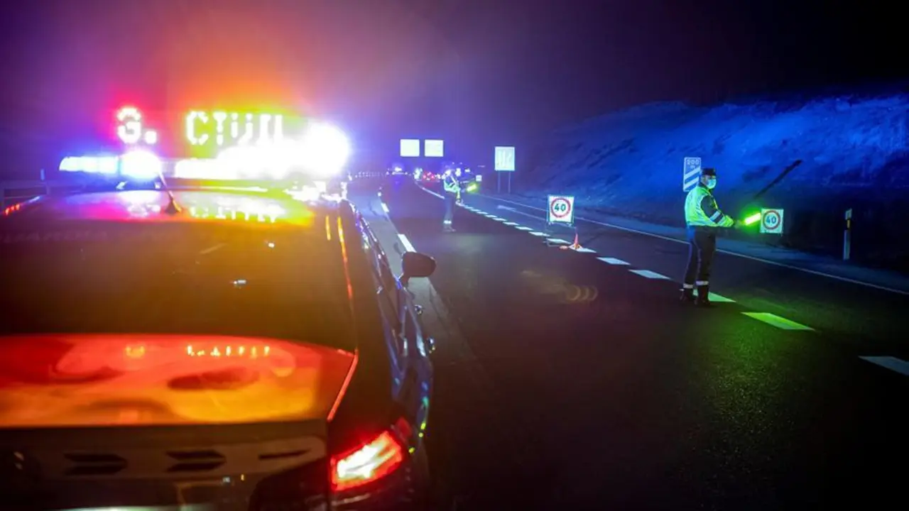 La Comunidad de Madrid permanece cerrada perimetralmente desde las 00.00 horas de este viernes y continuar&aacute; as&iacute; hasta las 00.00 del pr&oacute;ximo martes para impedir los desplazamientos durante el puente de Todos los Santos.EFE/Ismael Herrero