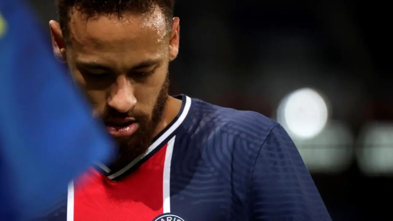 Neymar durante un partido de liga francesa ante el Dijon en par&iacute;s. / EFE