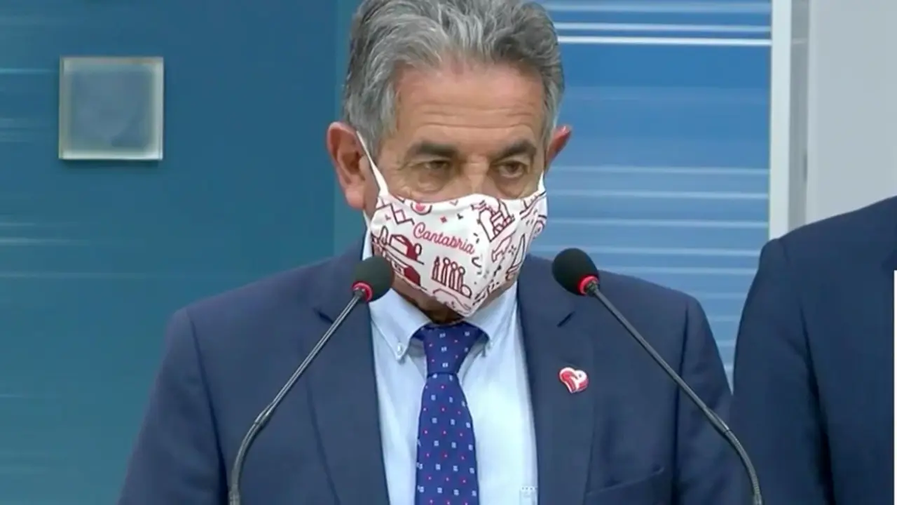 El presidente del Gobierno durante la rueda de prensa del 29 de octubre cuando anunci&oacute; la vuelta a las aulas a pesar de la negativa de Sanidad. / ALERTA