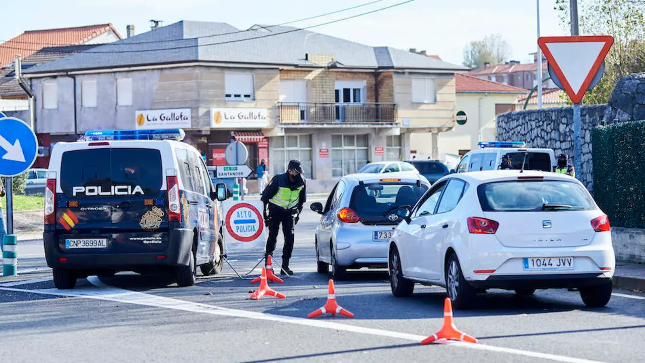 Control de hoy de la Polic&iacute;a Nacional en Corb&aacute;n, Santander. / HARDY