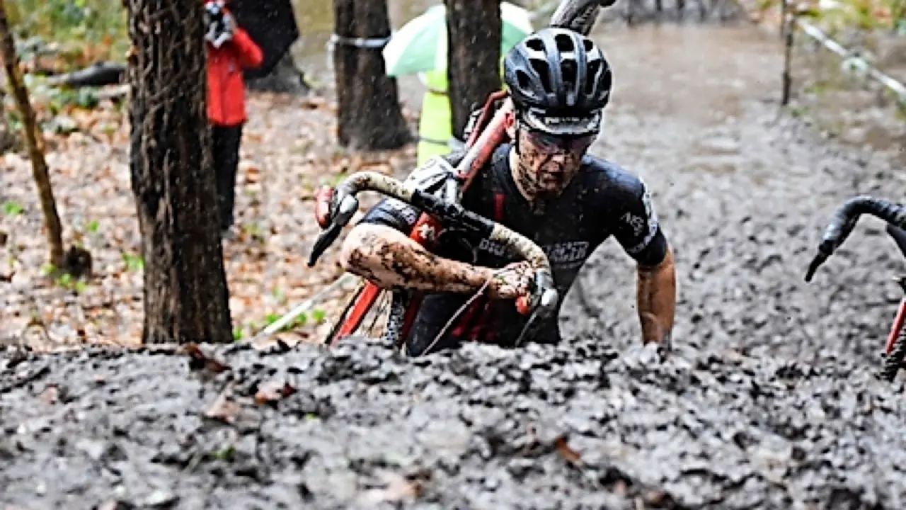 Kevin Su&aacute;rez en una prueba de ciclocross. / ALERTA