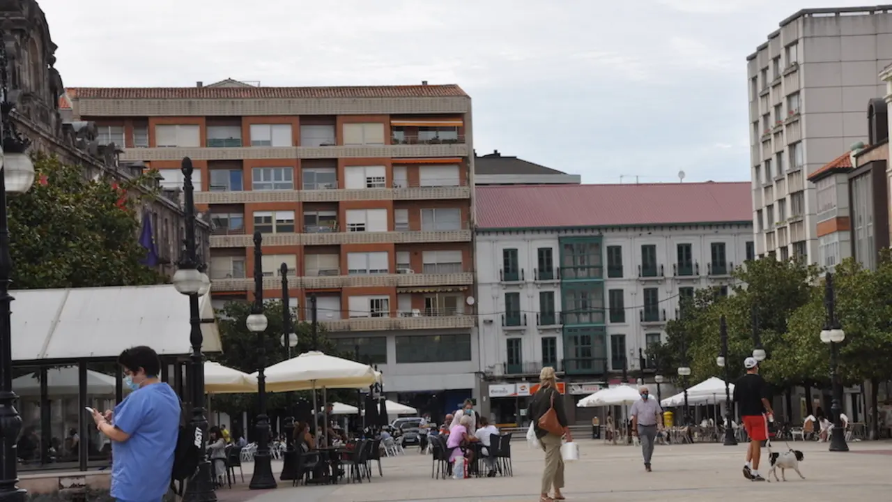 Vista de la plaza del Ayuntamiento de Torrelavega. / S.D.