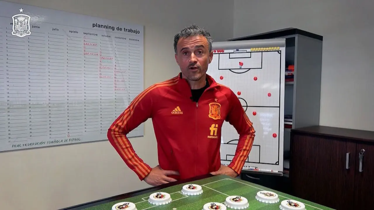 Luis Enrique durante el anuncio de la convocatoria. / EFE