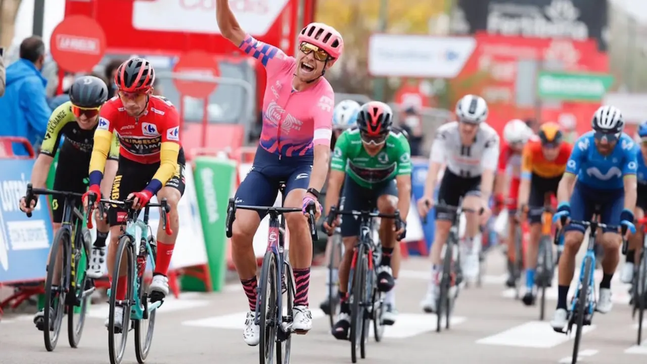 El ciclista dan&eacute;s Magnus Cort Nielsen, ganador de la decimosexta etapa. / EUROPA PRESS