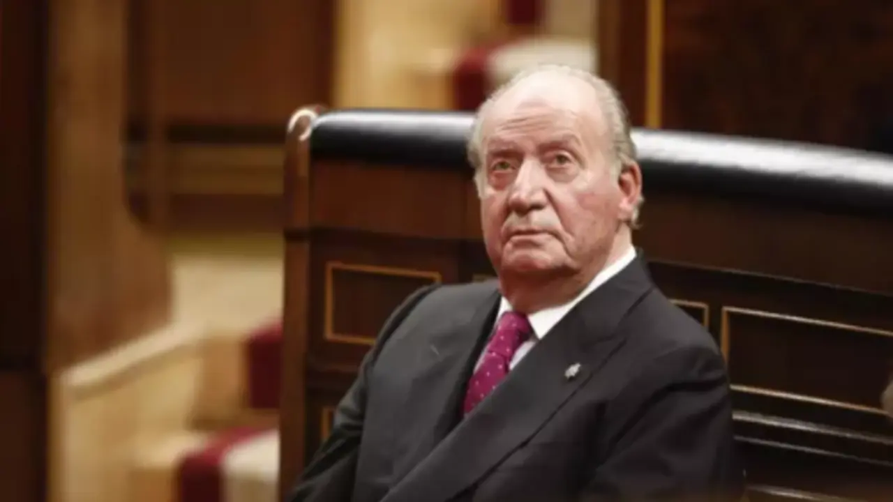 Podemos confronta la "honradez republicana" de Aza&ntilde;a con los "crecientes casos de corrupci&oacute;n" de Juan Carlos I - EDUARDO PARRA / EUROPA PRESS - Archivo