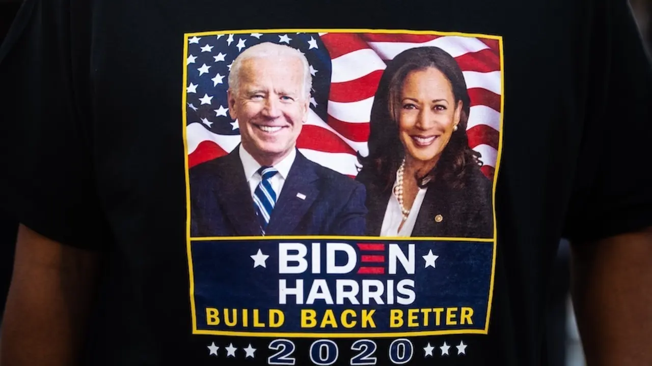 Una camiseta de la campa&ntilde;a de Joe Biden y Kamala Harris
Fecha: 04/11/2020.