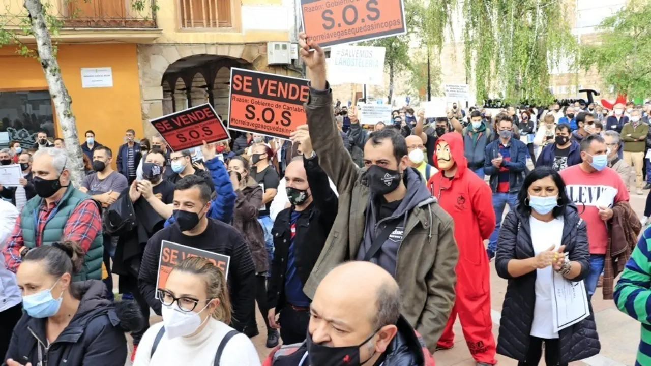 M&aacute;s de trescientas personas se concentraron el pasado viernes. / ALERTA
