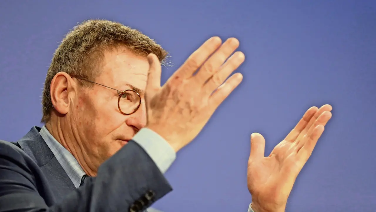 El presidente de la comisi&oacute;n parlamentaria de Presupuestos, Johan Van Overtveldt. / STEPHANIE LECOCQ