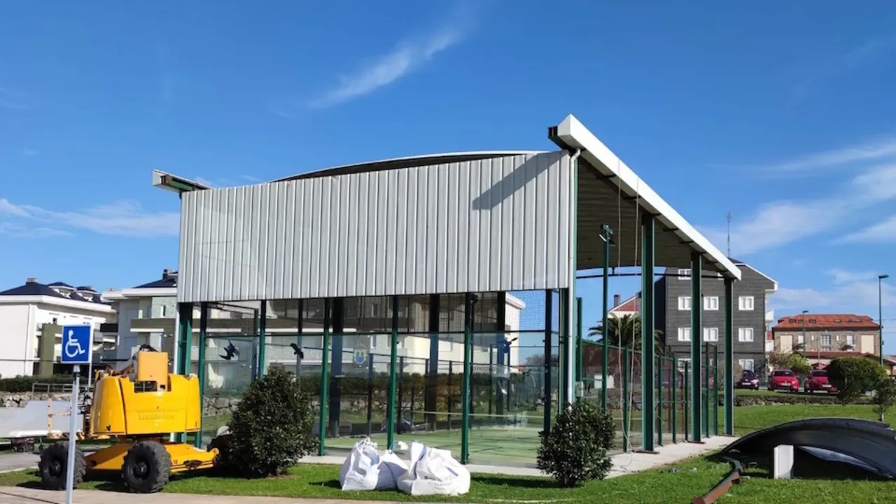 Pista padel en Suances. / ALERTA