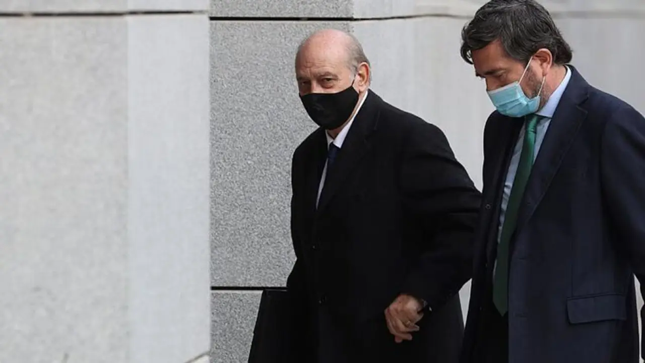 El exministro de Interior Jorge Fern&aacute;ndez D&iacute;az y el que fuera su n&uacute;mero 2 Francisco Mart&iacute;nez se enfrentan este viernes a un careo para tratar de descubrir qui&eacute;n de los dos miente acerca de la autor&iacute;a de los mensajes que supuestamente se cruzaron sobre la operaci&oacute;n Kitchen para espiar al extesorero Luis B&aacute;rcenas.