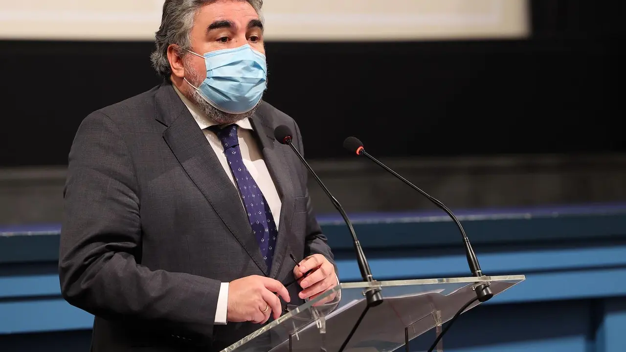 Jos&eacute; Manuel Rodr&iacute;guez Uribes durante un acto. / E. PRESS