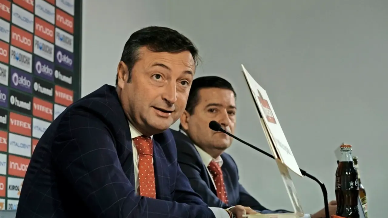 El presidente Alfredo P&eacute;rez, junto al vicepresidente Pedro Ortiz, ambos m&aacute;ximos accionistas del club. / ALERTA