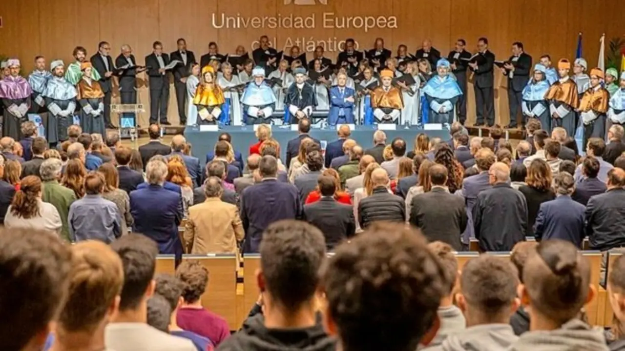 Imagen de archivo de la inauguraci&oacute;n de un curso acad&eacute;mico en la Universidad Europea del Atl&aacute;ntico. / ALERTA