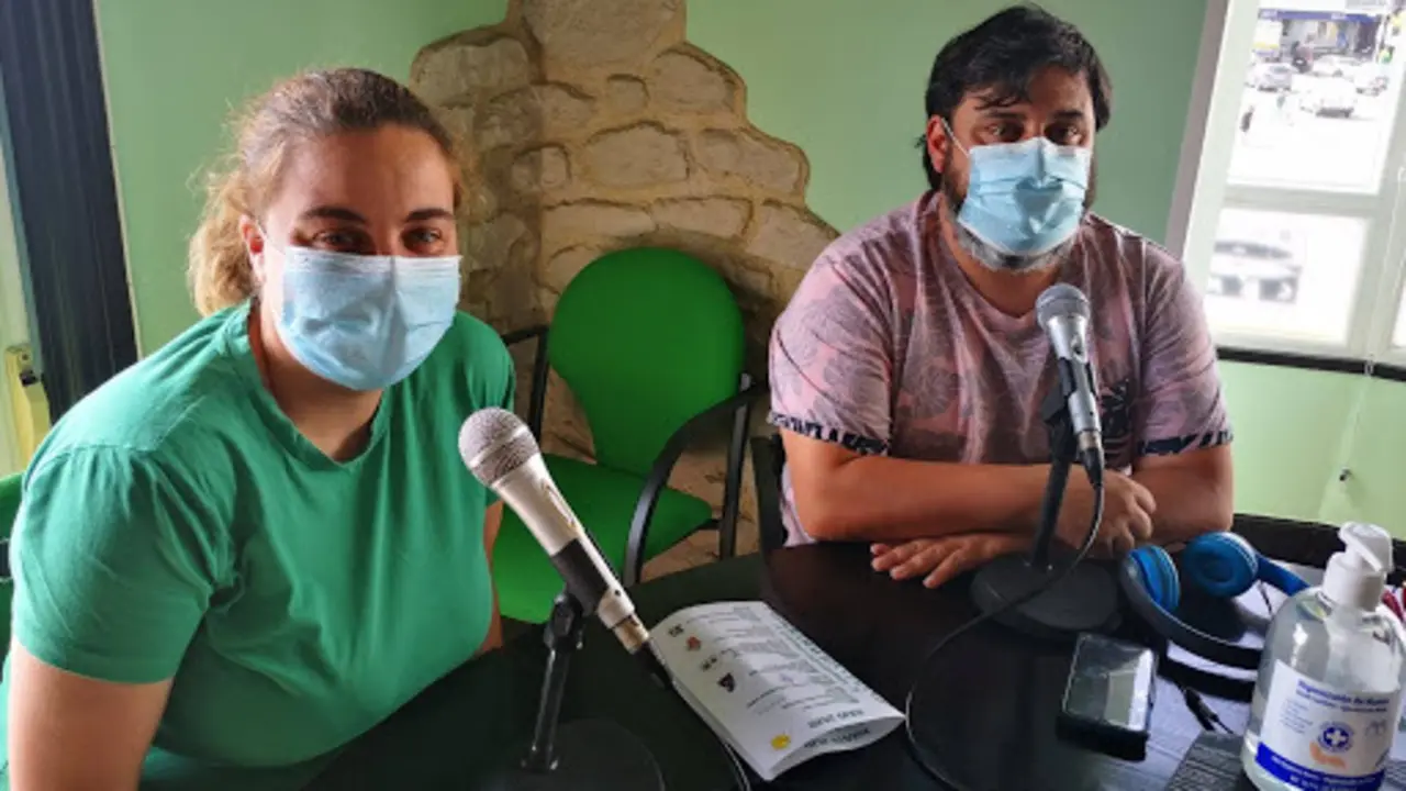 A la izquierda, la Concejala de Cultura castre&ntilde;a, Leire Ruiz. / ALERTA