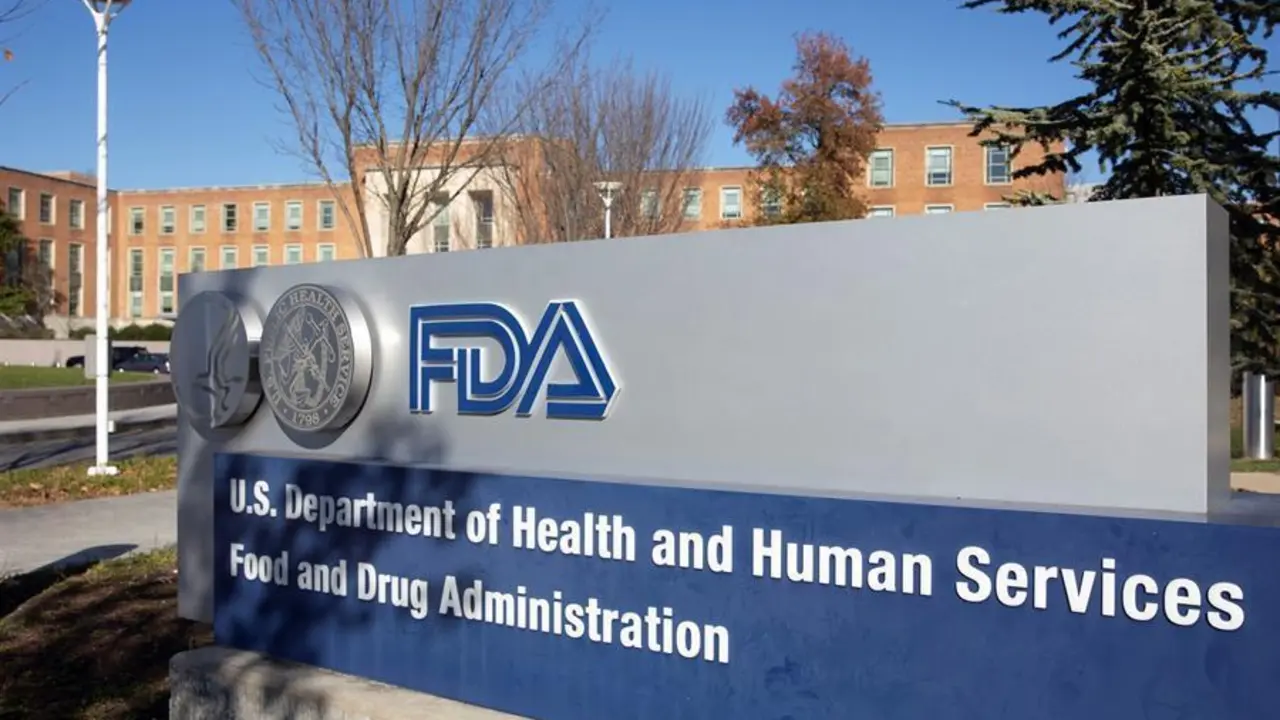 Para que el medicamento pueda suministrarse a la poblaci&oacute;n de riesgo primero la FDA deber&aacute; revisar los datos de respuesta de los voluntarios a la vacuna. EFE/Michael Reynolds