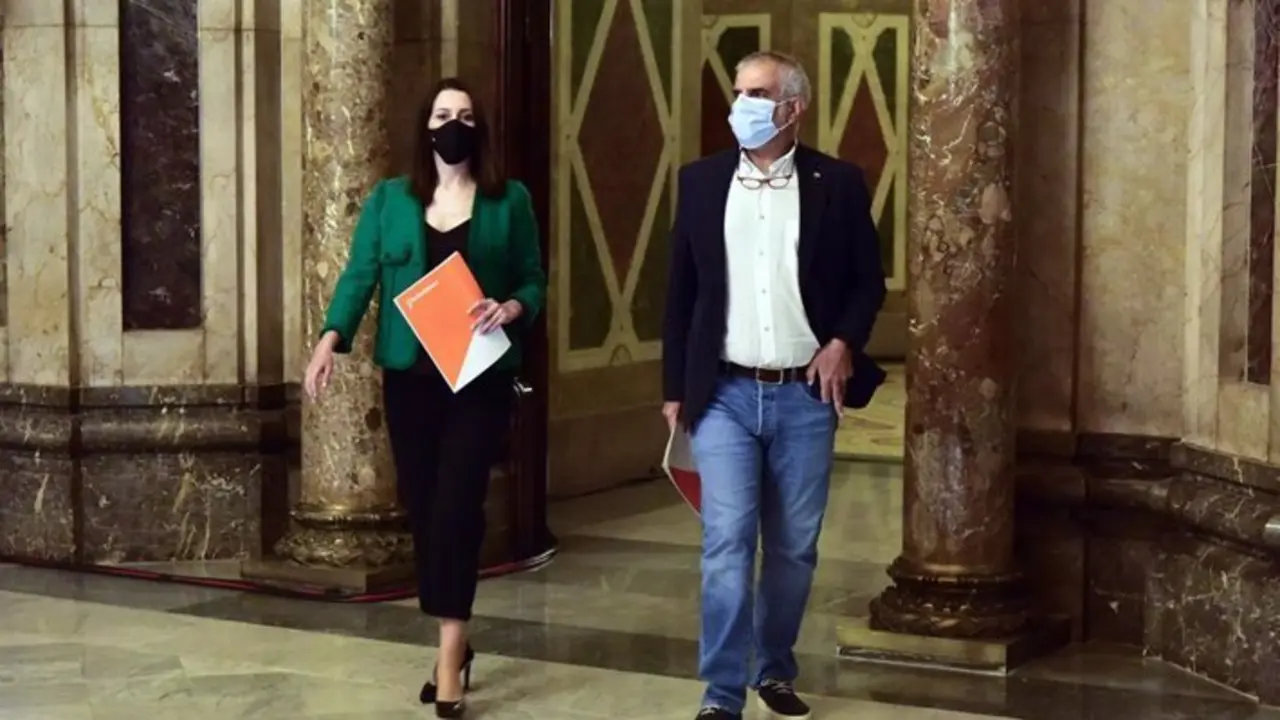 La presidenta de Cs, In&eacute;s Arrimadas, junto con su candidato a la Genreralitat, Carlos Carrizosa - David Oller - Europa Press - Archivo