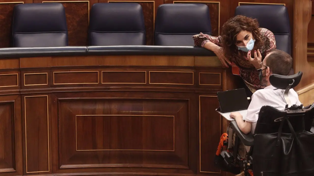 Mar&iacute;a Jes&uacute;s Montero y Pablo Echenique durante el debate de las enmiendas a la totalidad de los Presupuestos.EUROPA PRESS/E. PARRA. POOL / EUROPA PRESS