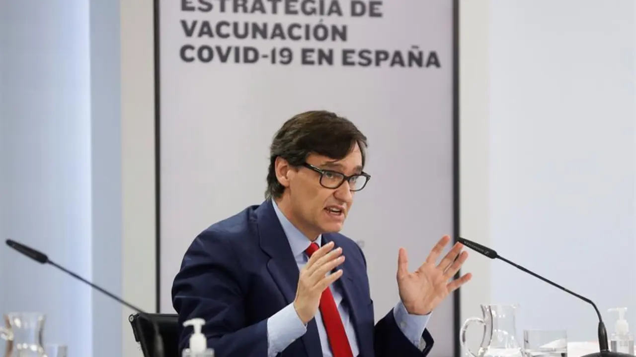 El ministro de Sanidad, Salvador Illa, comparece en la rueda de prensa posterior al Consejo de Ministros este martes en Madrid. EFE/ J.J. Guill&eacute;n
