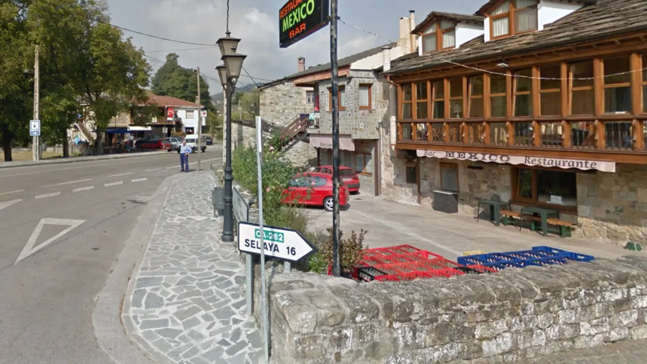 Vista de una calle de la Vega de Pas, un municipio en riesgo extremo de despoblaci&oacute;n.
