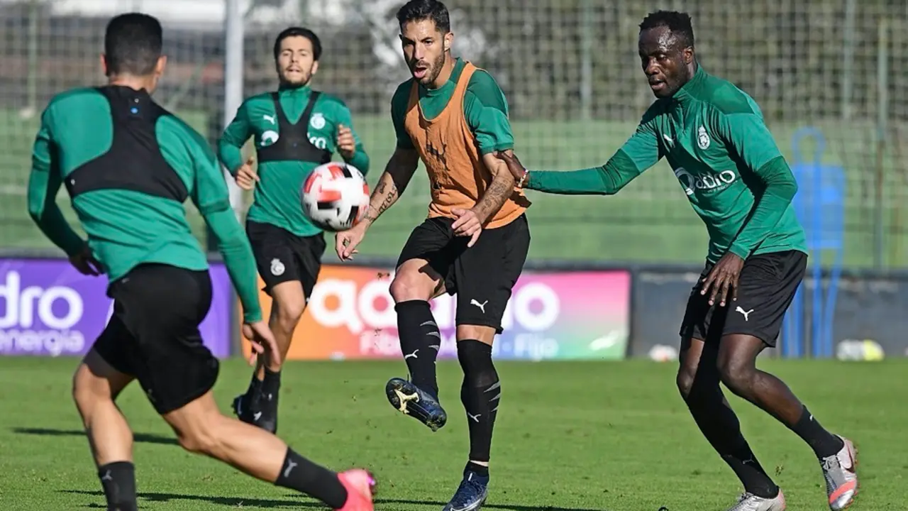 &Aacute;lvaro Cejudo apunta a titular para el partido del s&aacute;bado contra el Barakaldo. / Hardy