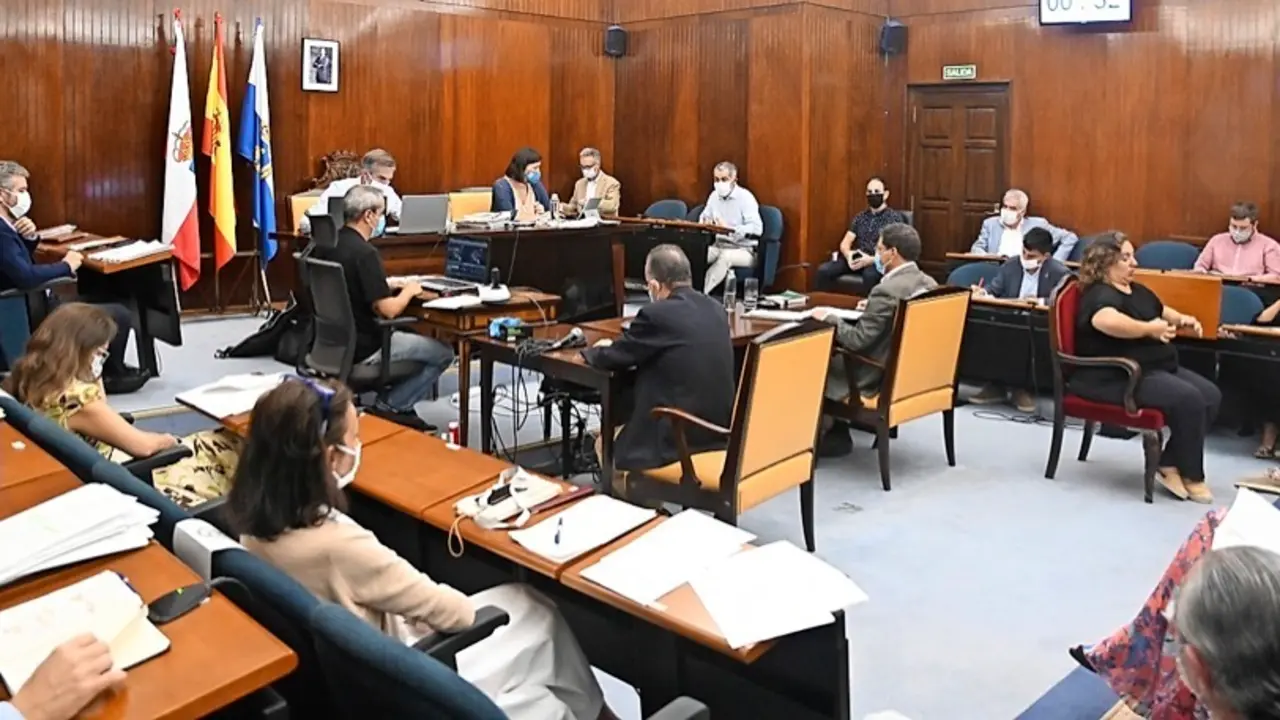 Imagen de archivo de un pleno municipal. / ALERTA