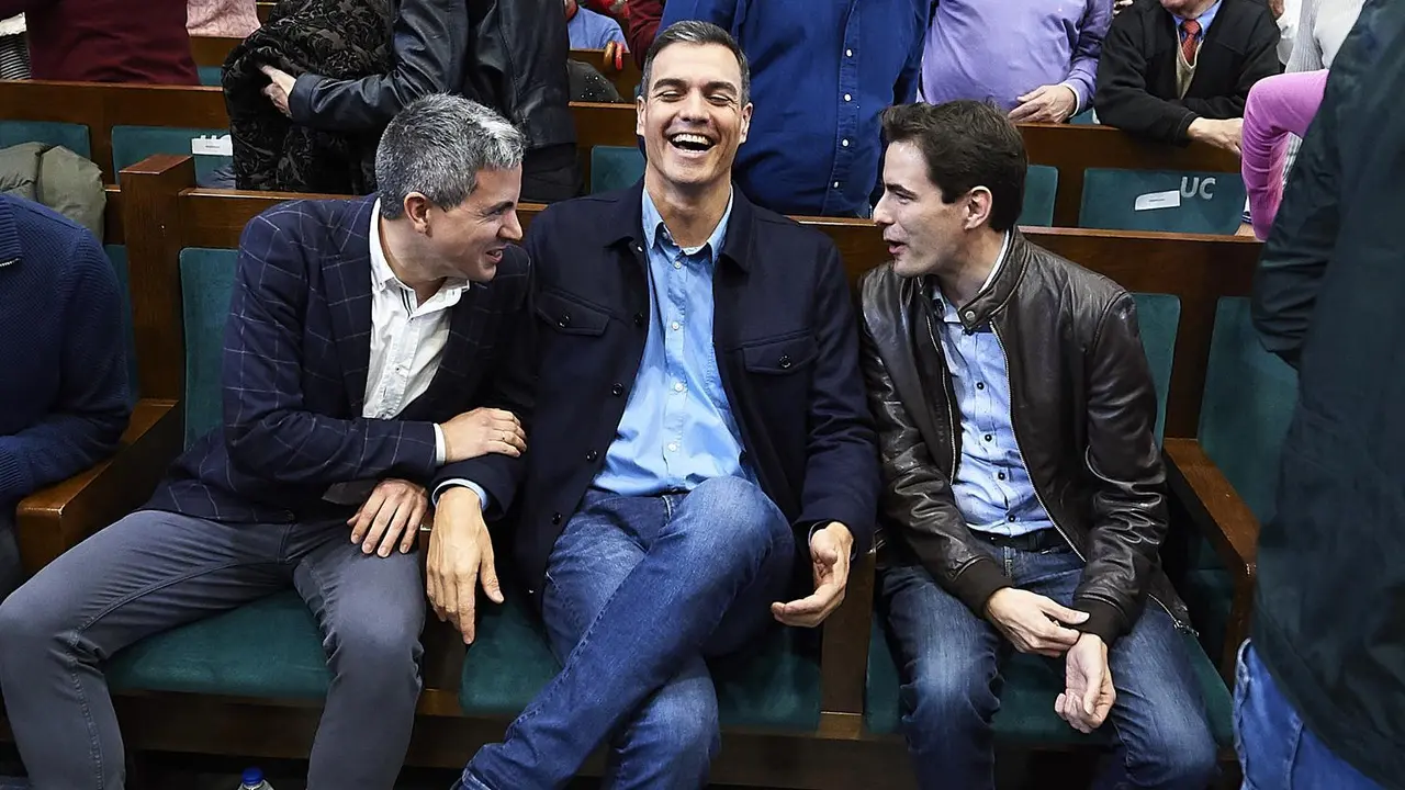 Pedro S&aacute;nchez presentando a Casares como candidato a la Alcald&iacute;a de Santander. / ALERTA 10-02-2019