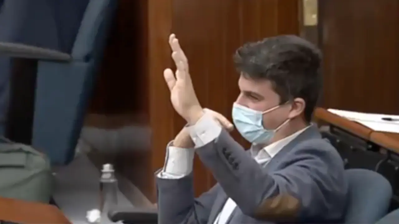 El portavoz del PSOE en el pleno de Santander.