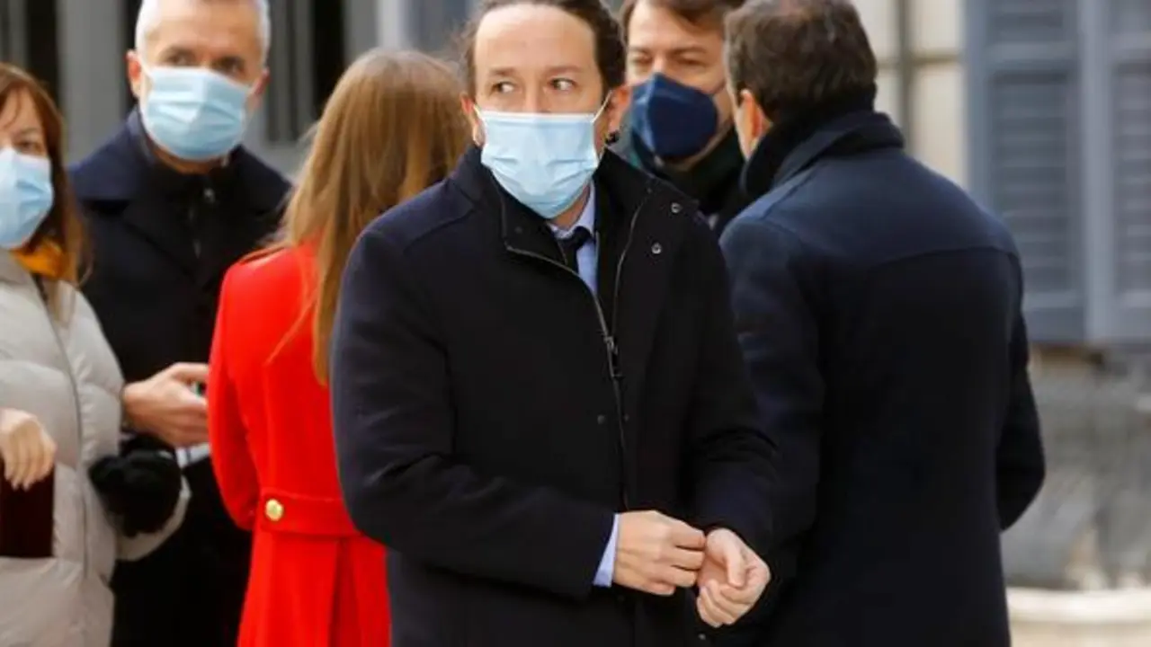 El vicepresidente segundo del Gobierno, Pablo Iglesias, llega este domingo al Congreso de los Diputados para asistir a la celebraci&oacute;n del cuadrag&eacute;simo segundo aniversario de la Constituci&oacute;n en Madrid. EFE/Ballesteros