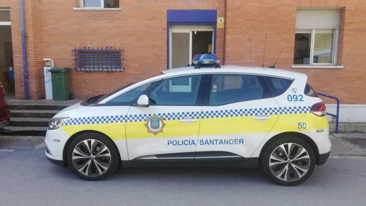 Veh&iacute;culo de la Polic&iacute;a Local de Santander.