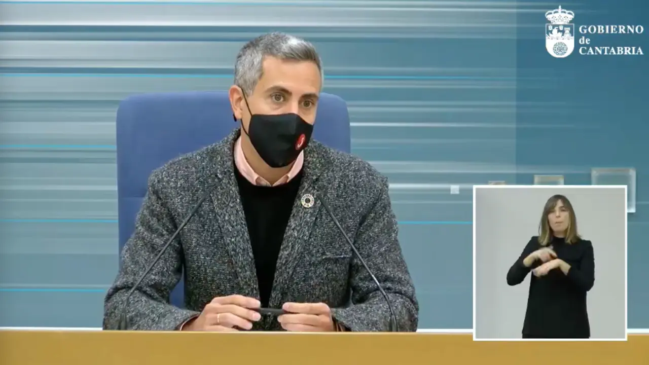 El vicepresidente del Gobierno c&aacute;ntabro, Pablo Zuloaga durante la rueda de prensa. / ALERTA