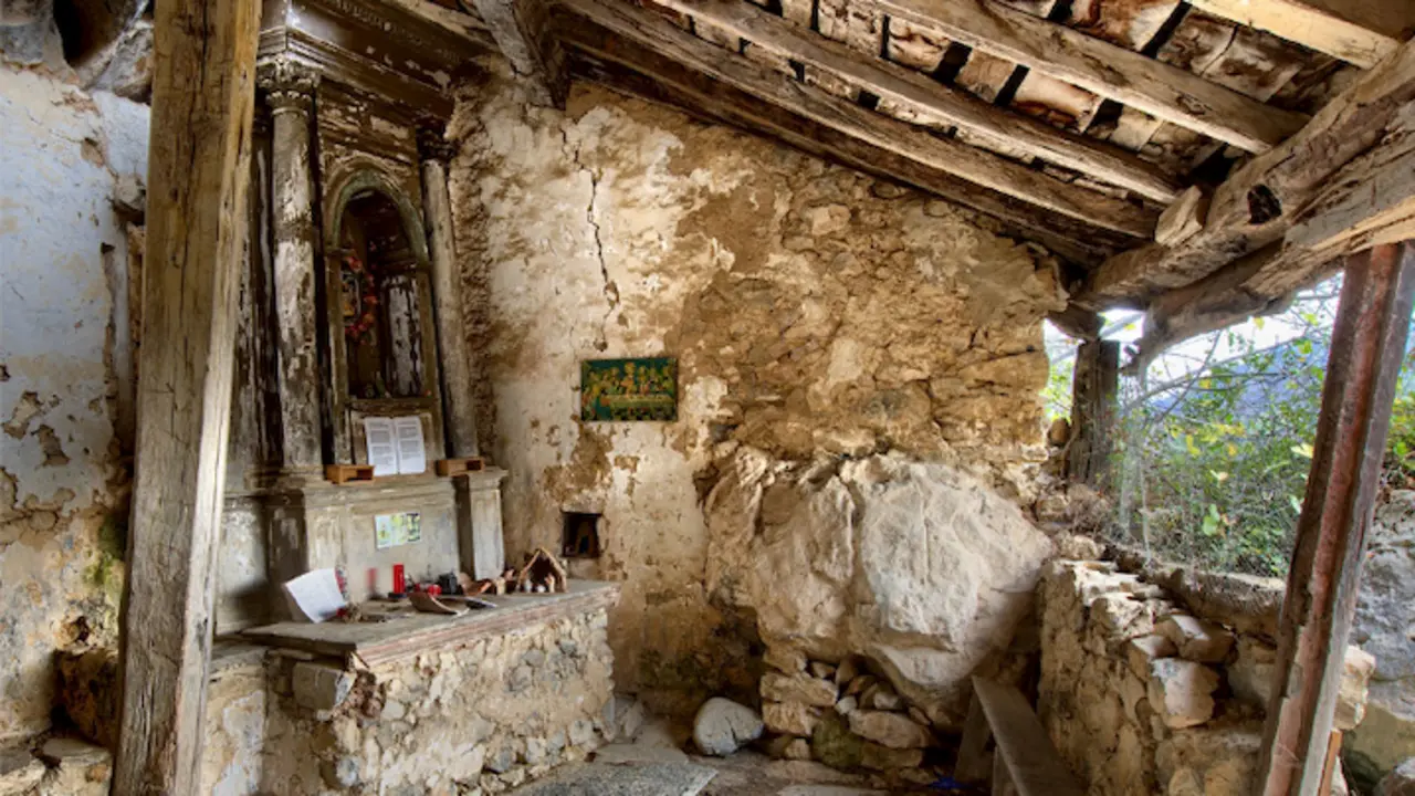 Vista del estado de la ermita San Juan de Socueva.