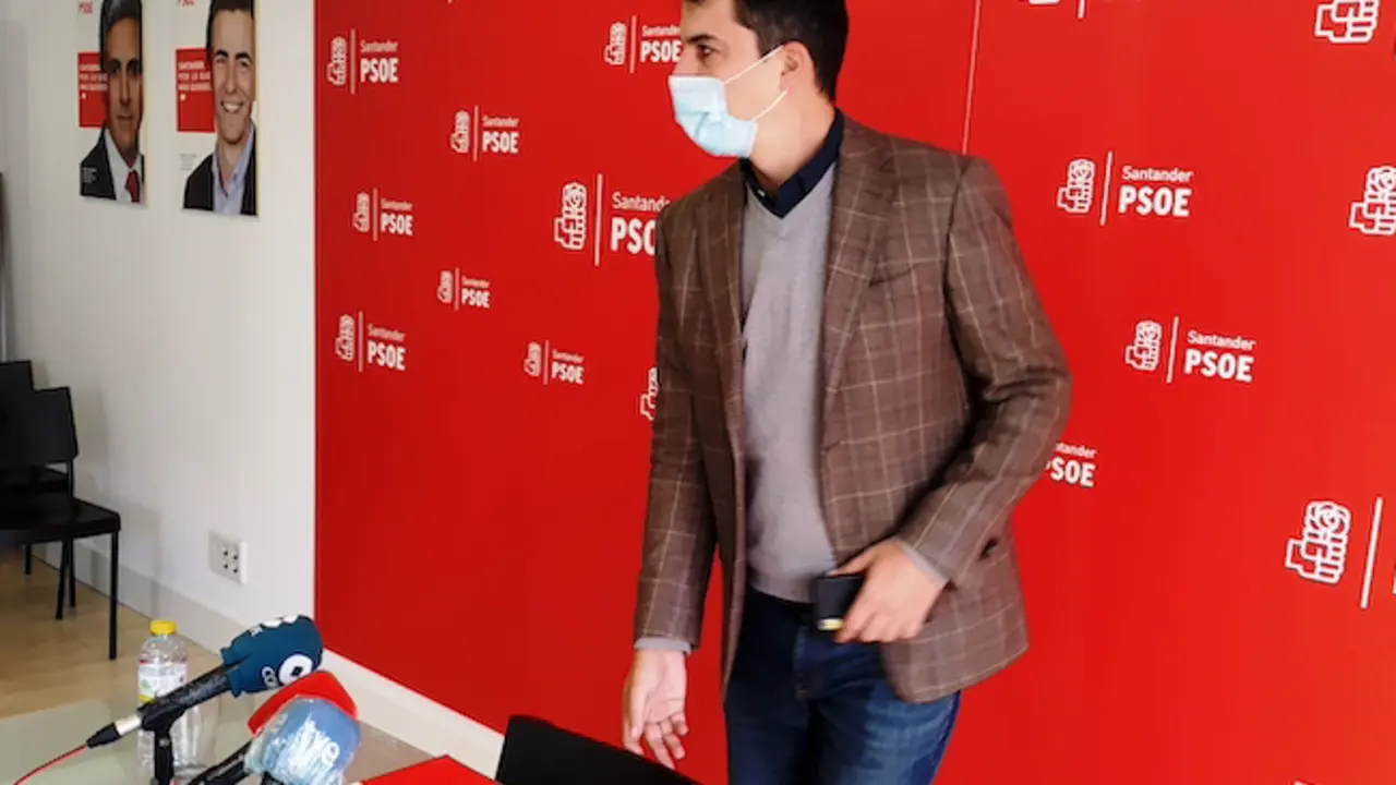 El portavoz del grupo socialista, Daniel Fern&aacute;ndez. / ALERTA
