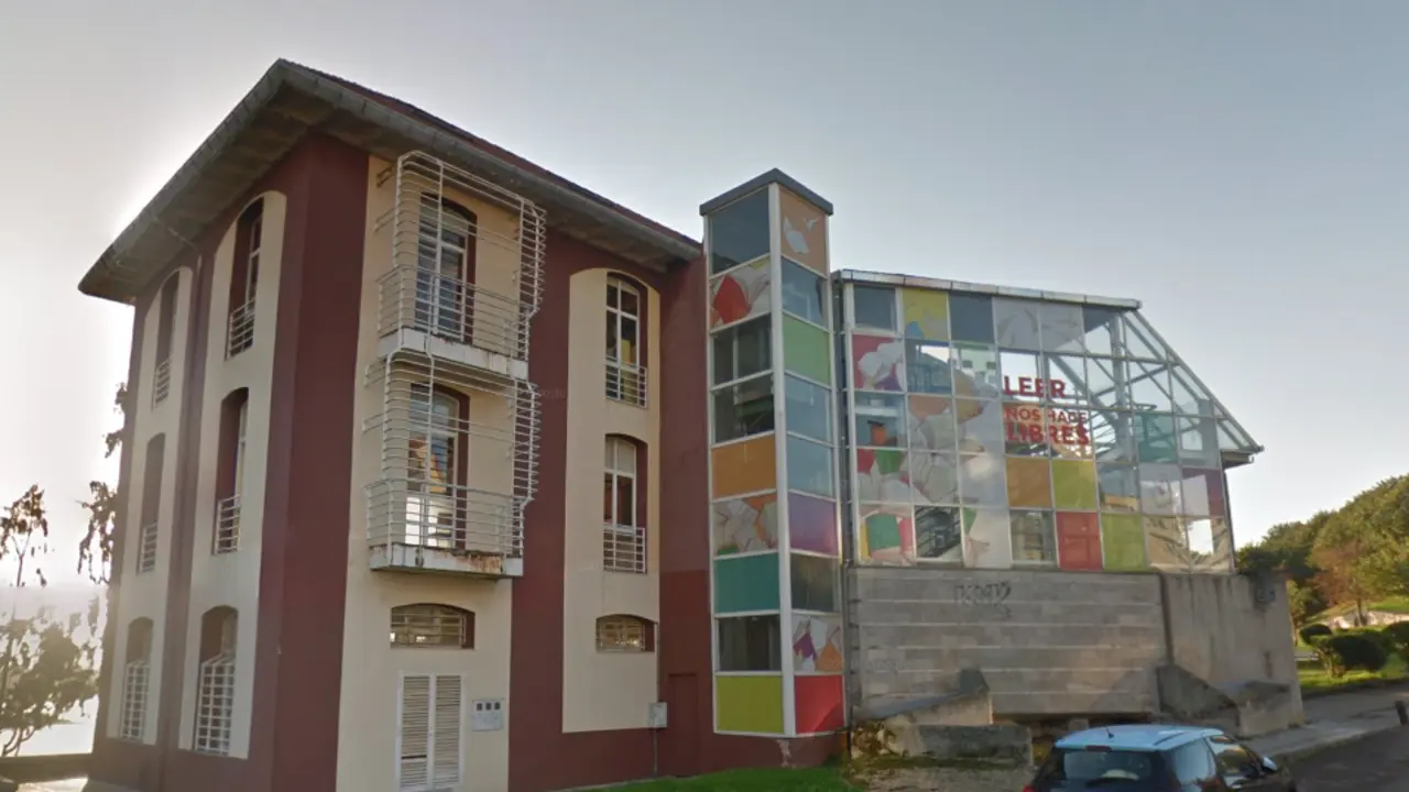 Vista de la biblioteca municipal de Astillero. / ALERTA