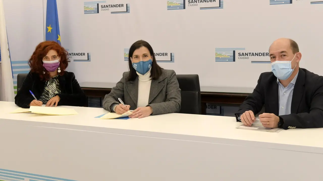 Firma de convenio de colaboraci&oacute;n entre Ayuntamiento y CAVAS