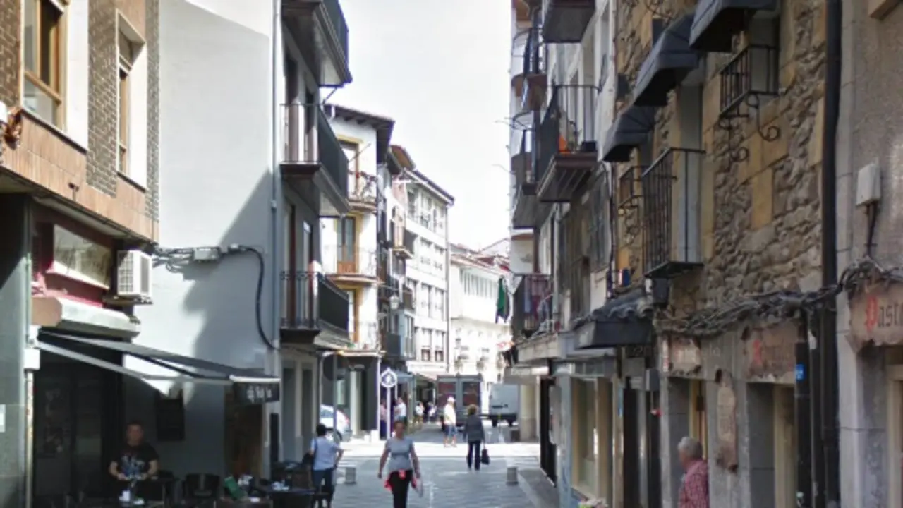 Calle Ardigales en Castro Urdiales. / ARCHIVO