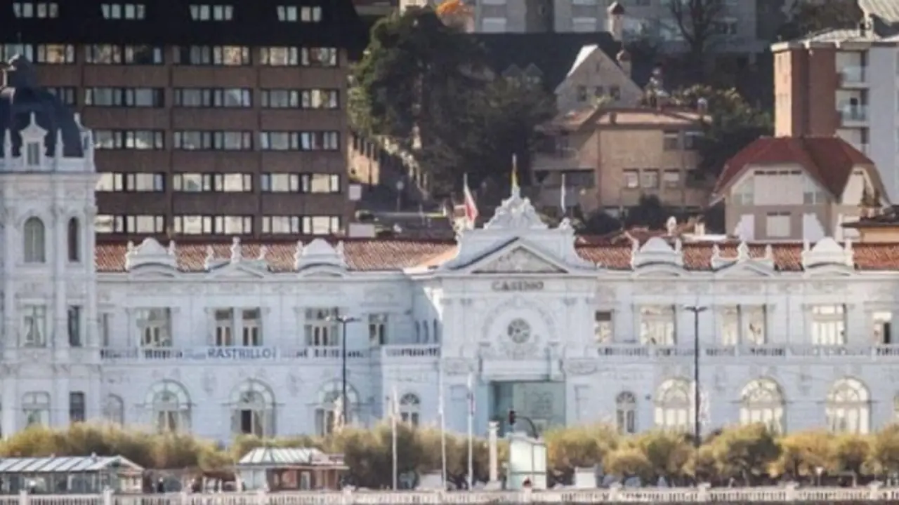 Vista del Gran Casino Sardierno en Santander.