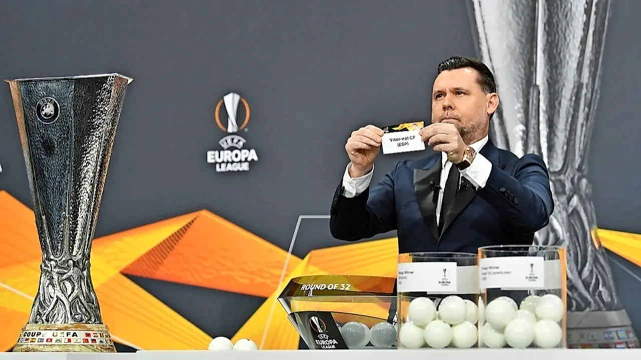 El exjugador Maniche, durante el sorteo de la Liga Europa. / EFE