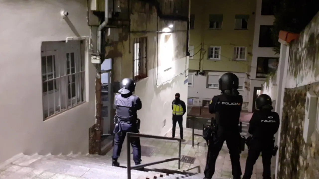 POLIC&Iacute;A NACIONAL