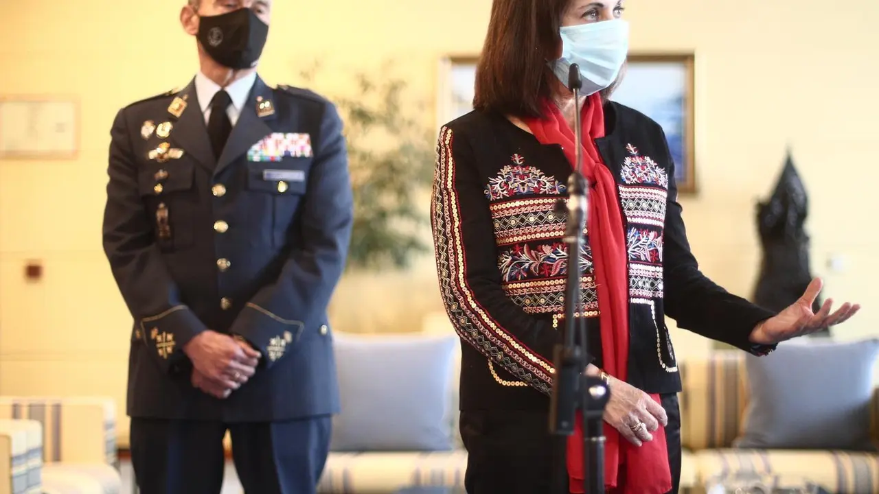 La ministra de Defensa, Margarita Robles, preside el acto en memoria del teniente general Francisco Veguillas Elices, en la Sede del Ministerio, en Madrid (Espa&ntilde;a), a 4 de diciembre de 2020. El militar fue asesinado por la organizaci&oacute;n terrorista ETA en j