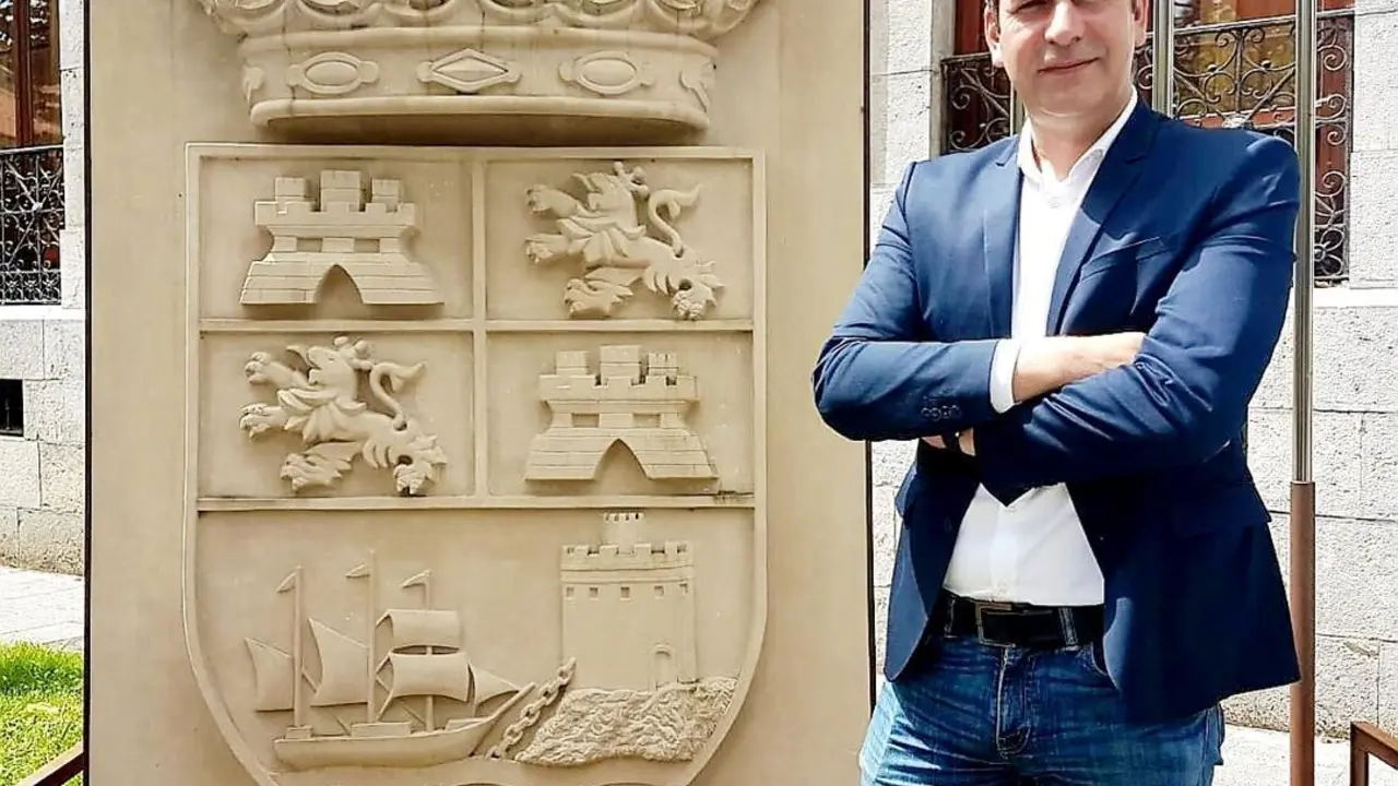 El alcalde de Santo&ntilde;a, Sergio Abascal Azofra. / ALERTA