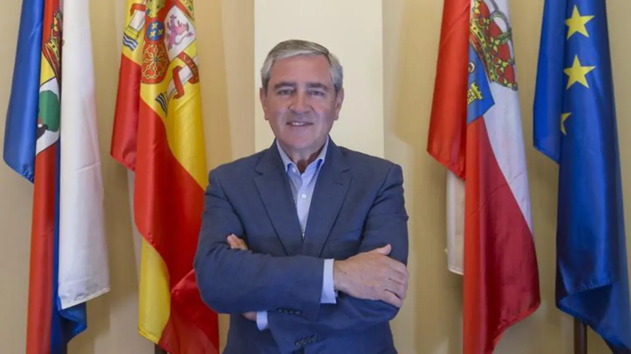 Andr&eacute;s Ruiz Moya, alcalde de Suances. / ALERTA