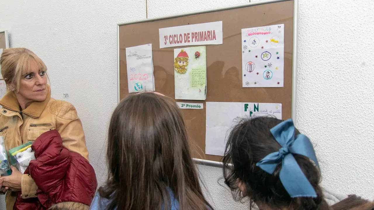 En las im&aacute;genes se muestra a los m&aacute;s peque&ntilde;os participantes en el Concurso de postales de 2019 organizado por el Ayuntamiento de 
Polanco. / ALERTA