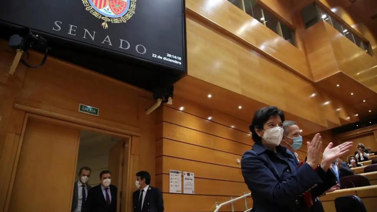 La ministra de Educaci&oacute;n Isabel Cela&aacute;, en el pleno del Senado en el que se vota la aprobaci&oacute;n de los presupuestos generales del pr&oacute;ximo a&ntilde;o. EFE/David Fern&aacute;ndez