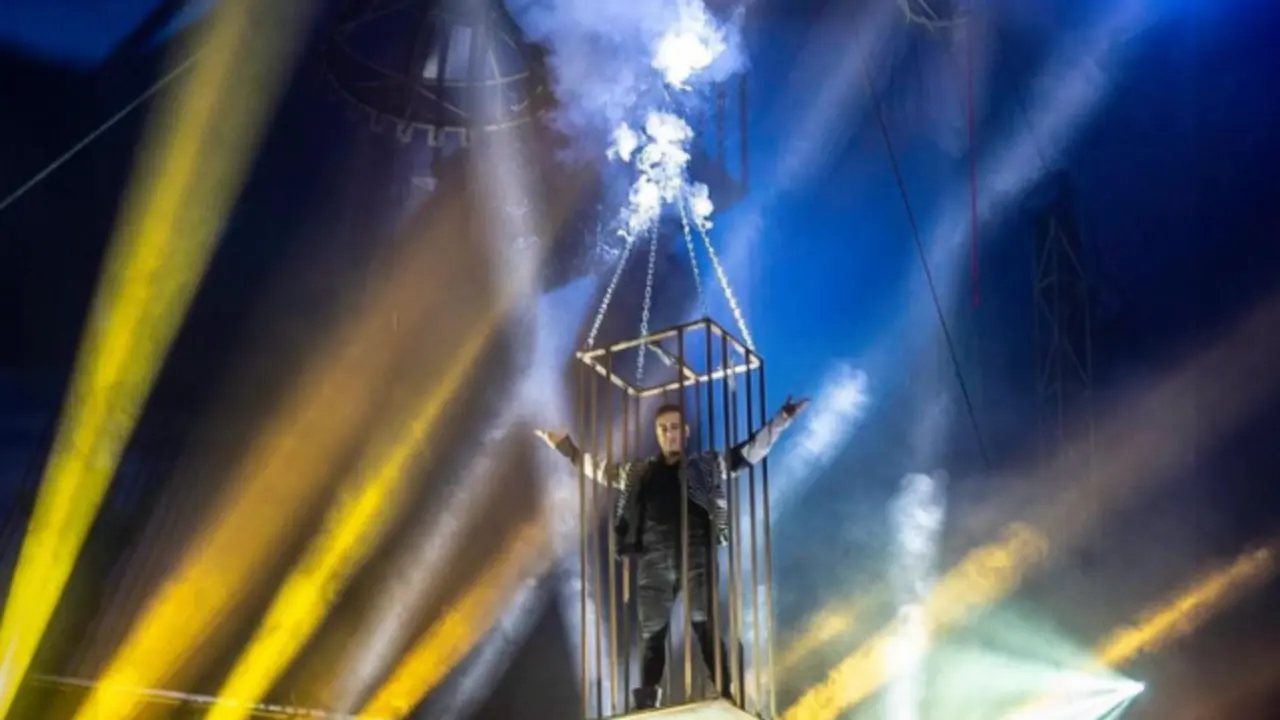 El mago c&aacute;ntabro Ra&uacute;l Alegr&iacute;a durante uno de sus shows.