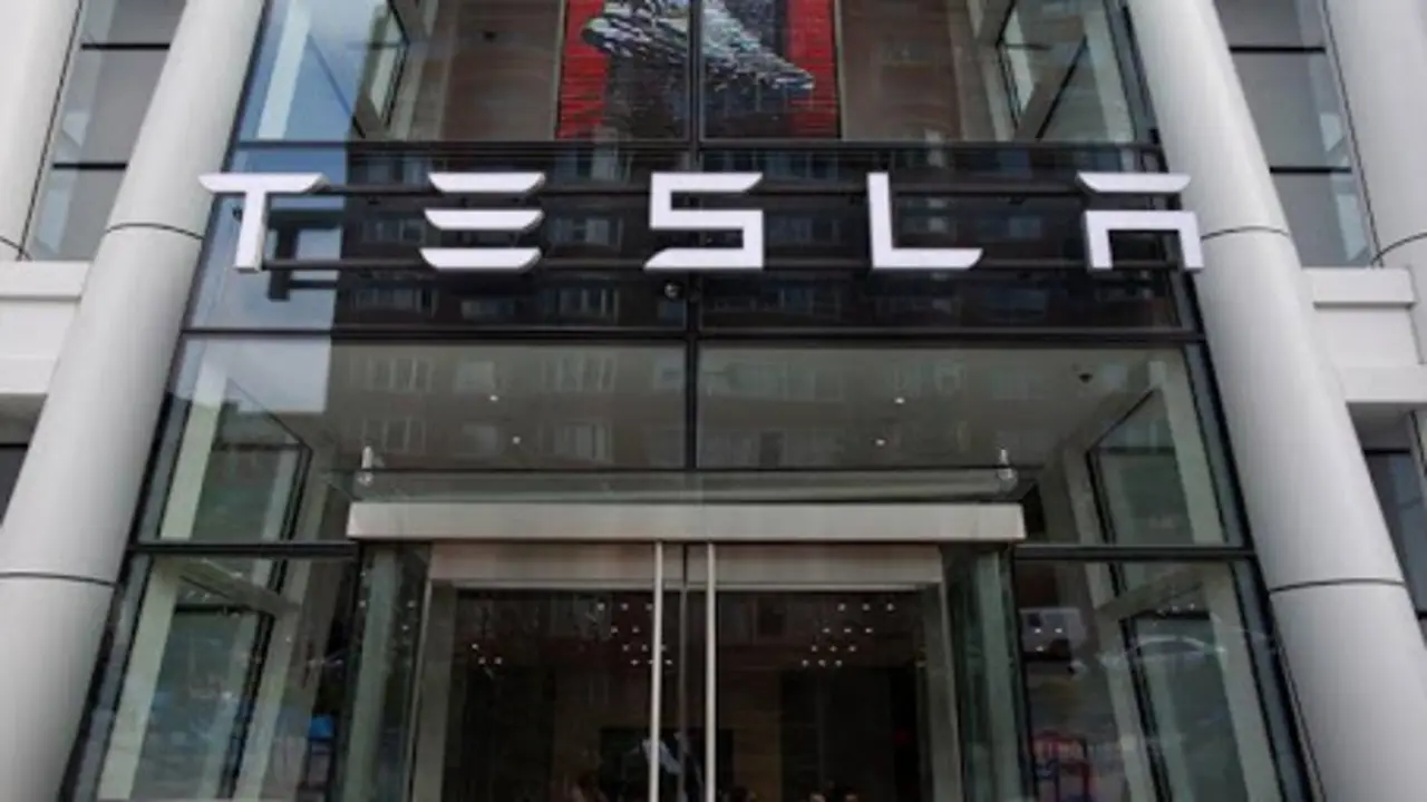 En 11 meses en 2020, la capitalizaci&oacute;n burs&aacute;til de Tesla se multiplic&oacute; por cinco a pesar de la crisis causada por la pandemia durante gran parte del a&ntilde;o. EFE/CJ Gunther/Archivo